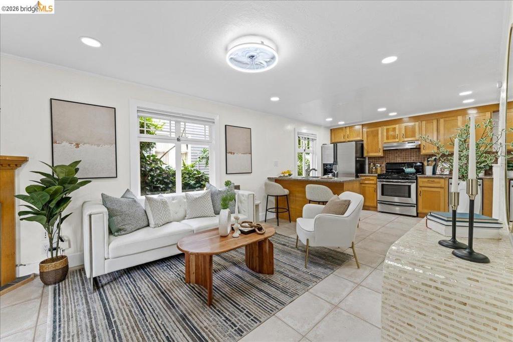 2725 Prince St. 10