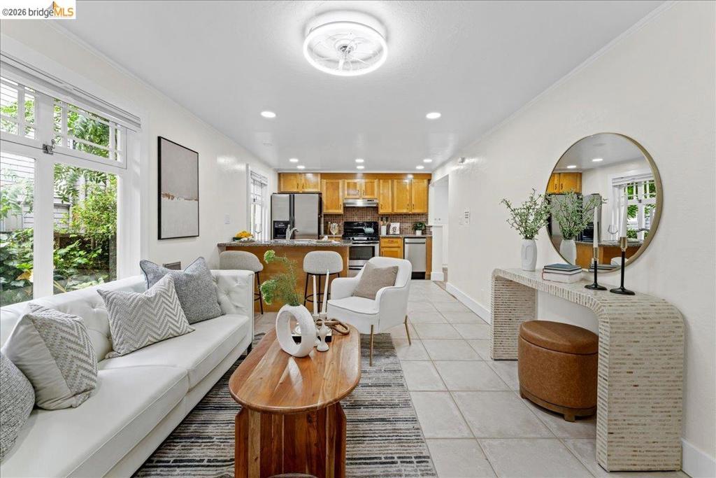 2725 Prince St. 10