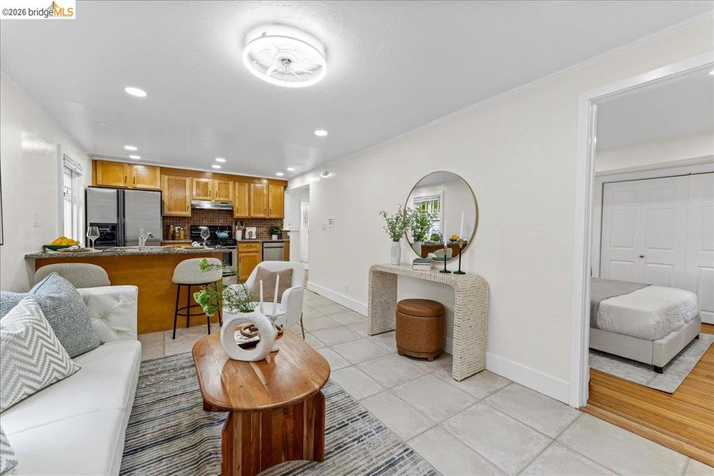 2725 Prince St. 10