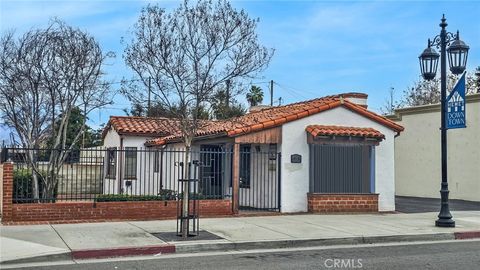 Photo of 142 S Harvard Street, Hemet, CA 92543 (MLS # CV25242340) Photo of 142 S Harvard Street, Hemet, CA 92543 (MLS # CV25242340)