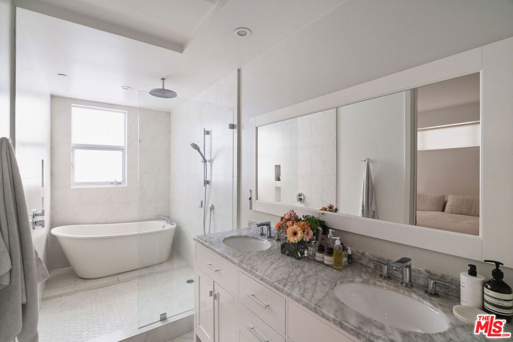 listing image 130721018195861961313