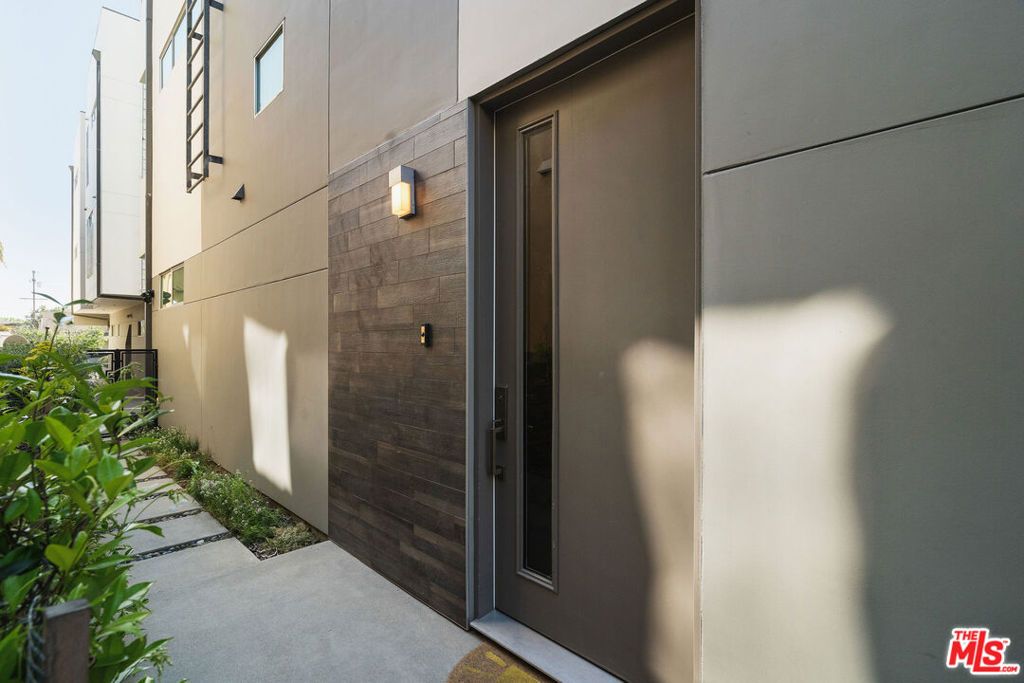 listing image 130729165190989934819