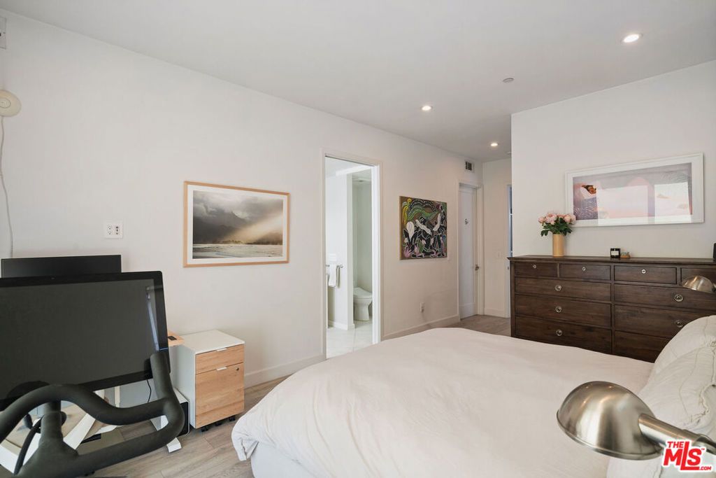 listing image 130723042439368261483