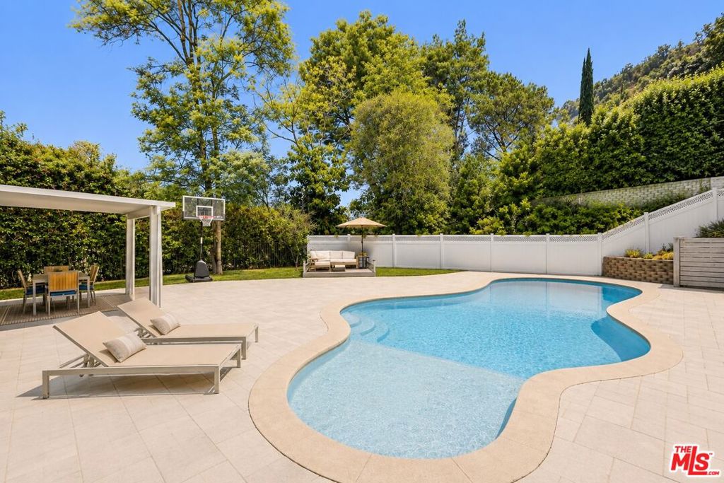3430 Loadstone Drive