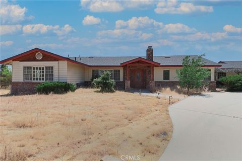 Photo of 15100 Pocahantas ST, Apple Valley, CA 92307 (MLS # CV26113064)