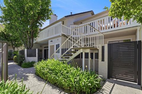 Photo of 2968 Moorpark Avenue #17, San Jose, CA 95128 (MLS # ML82046203)