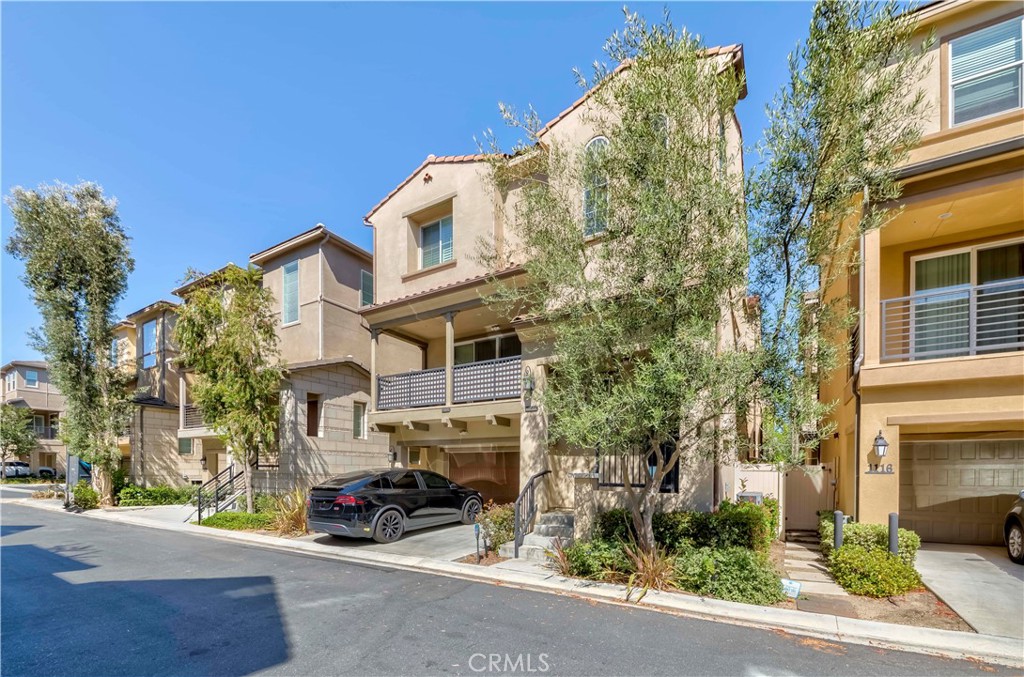 1122 Gardiner Lane
