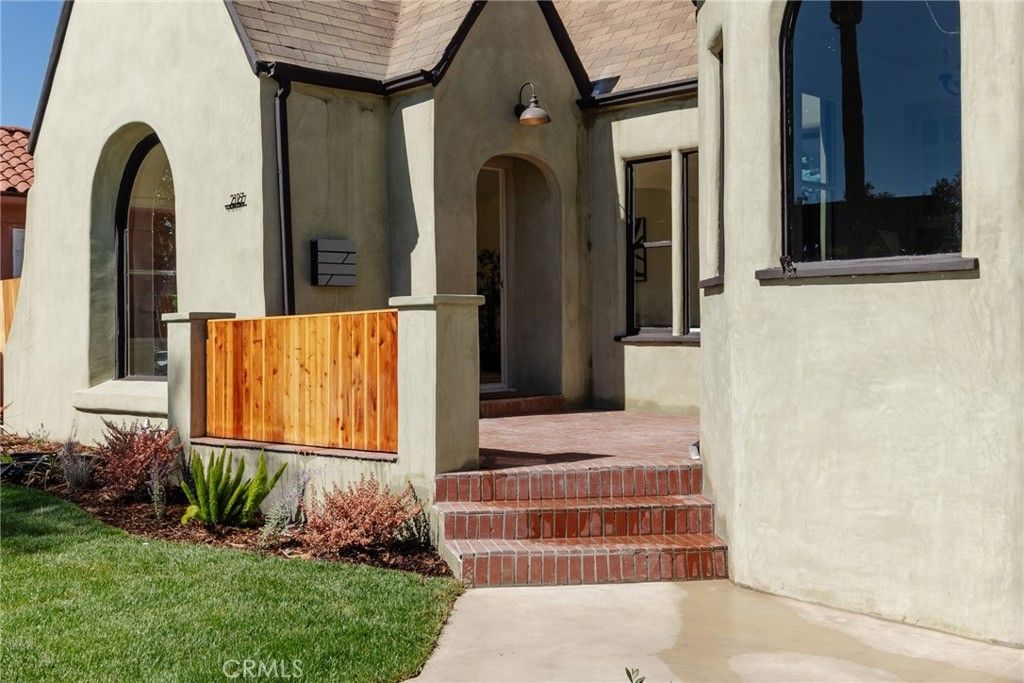 Photo of 2127 W 76th St, Los Angeles, CA 90047 (MLS # DW25242494)