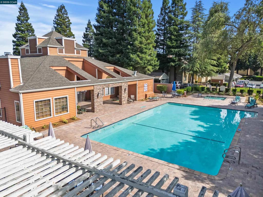 CRESTVIEW - Residential
