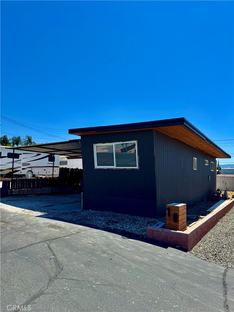 Welcome to this charming 1-bedroom, 1-bathroom mobile home located in the desirable Palm Terrace Mobile Village on Indiana Avenue. This all-ages, pet-friendly community is perfect for first-time buyers, downsizers, or anyone looking for low-maintenance living in a prime Riverside location.
Enjoy a bright and efficient living space with an open-concept layout, functional kitchen, and a well-sized bedroom with built-in storage.
Conveniently Located Near Schools and parks, Tyler Mall, Walmart, Costco & more. Minutes from the freeways 91, 15 & 60 for easy commuting