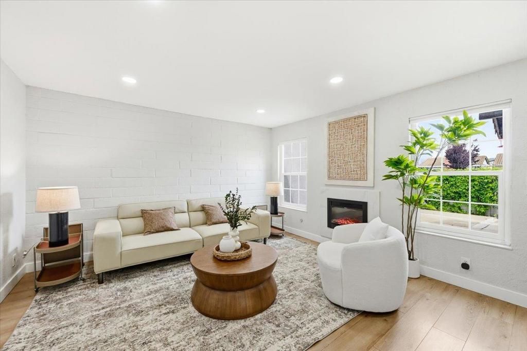 Photo of 32915 Lake Erie Street, Fremont, CA 94555 (MLS # ML82043373)