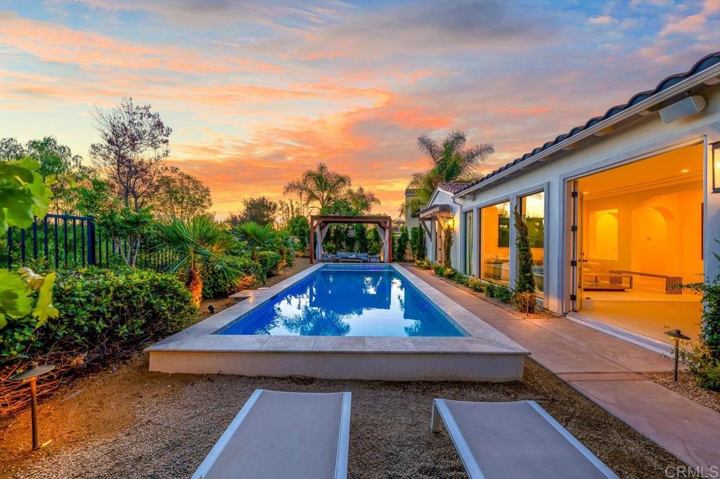 1052 Mountain Ash Ave