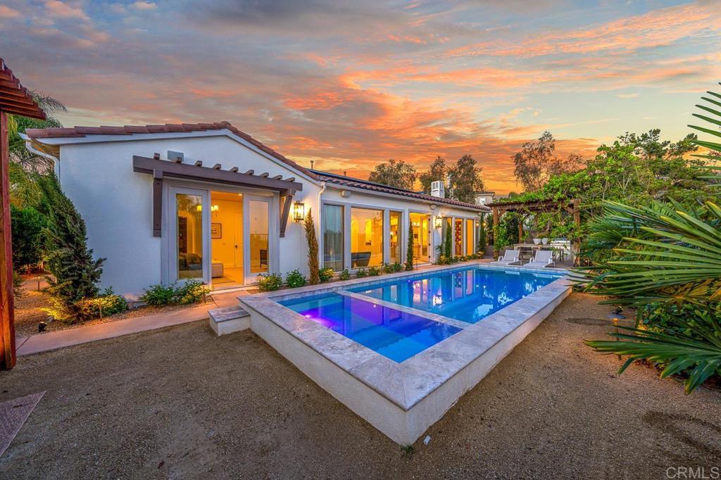 1052 Mountain Ash Ave