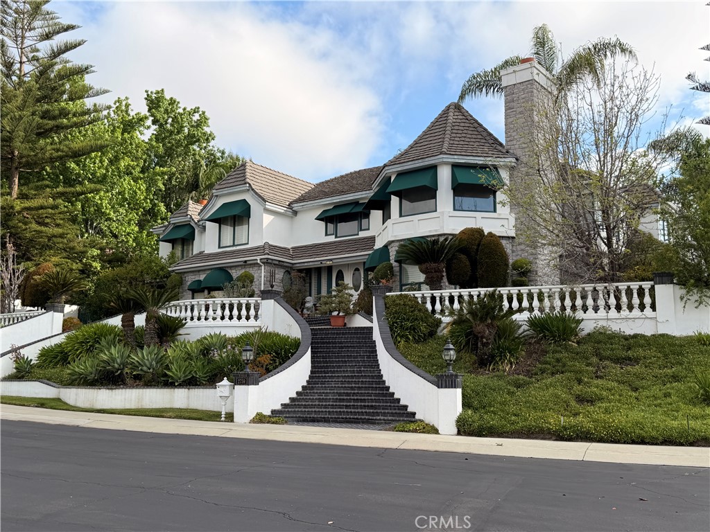 2759 N Chauncey