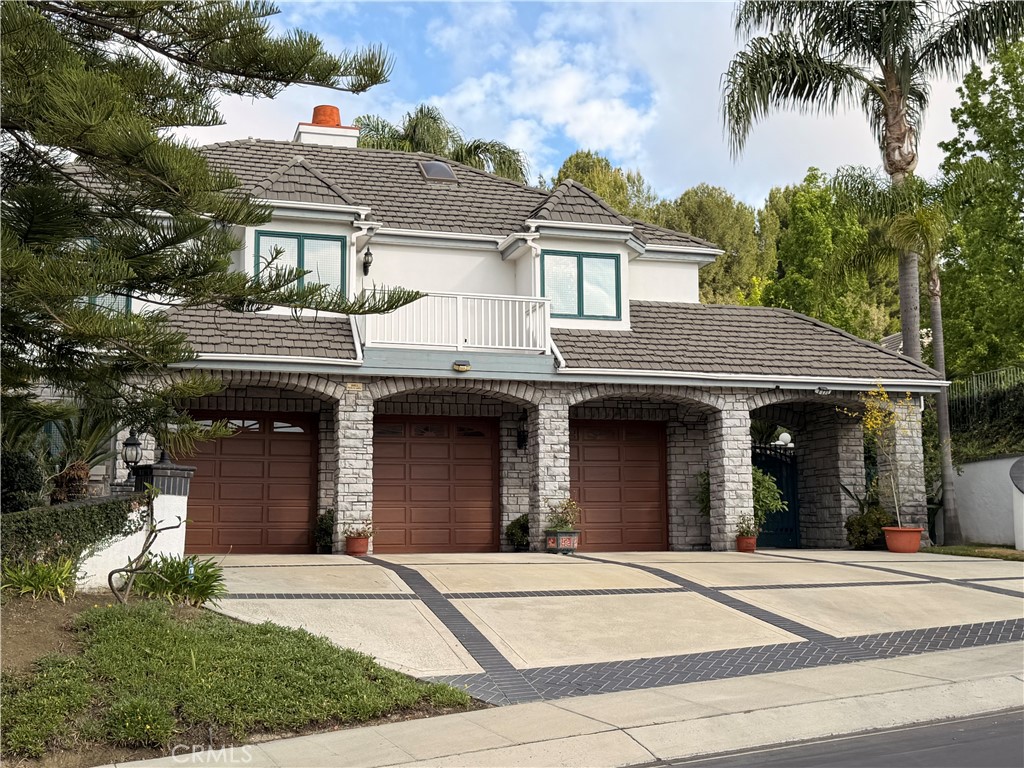 2759 N Chauncey