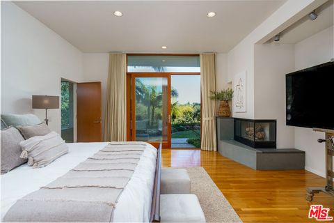 Tiny photo for 1530 Bel Air Road, Los Angeles, CA 90077 (MLS # 26667233)