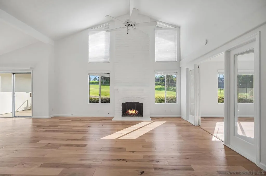 Solana Beach, California 92075, United States, 2 Bedrooms Bedrooms, ,2 BathroomsBathrooms,Residential,Active,195442