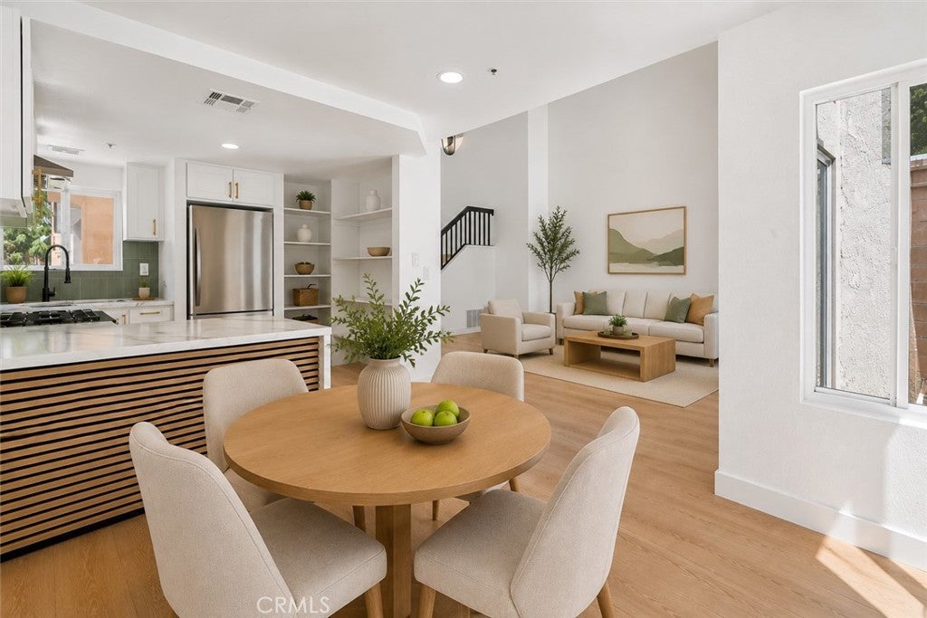 11821 Aurora Court