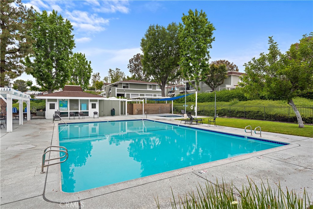 Aliso Villas (AV) - Residential