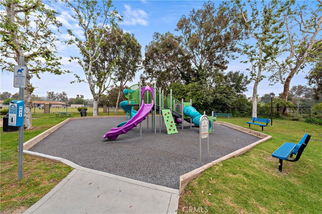 Aliso Villas (AV) - Residential