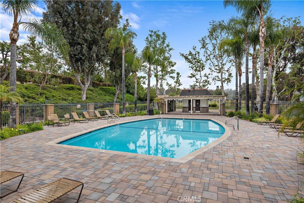 Aliso Villas (AV) - Residential