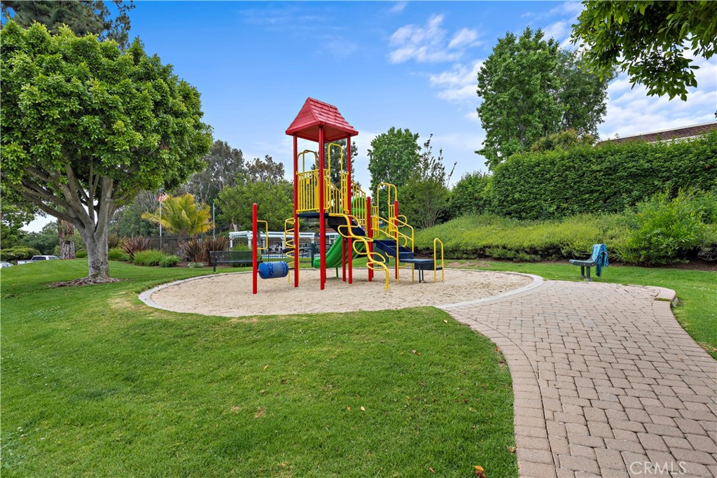 Aliso Villas (AV) - Residential