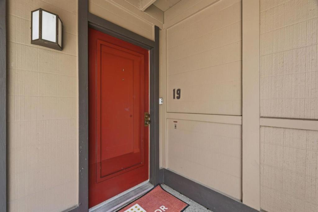 765 N Rengstorff Avenue 19