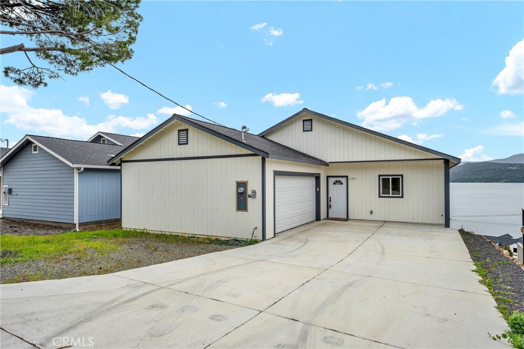 11911 Lakeshore Drive