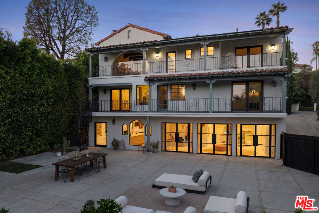 4426 Cromwell Avenue