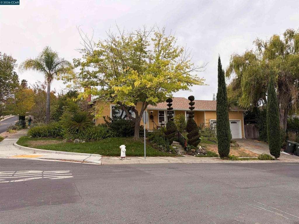1020 Andrews Dr DR
