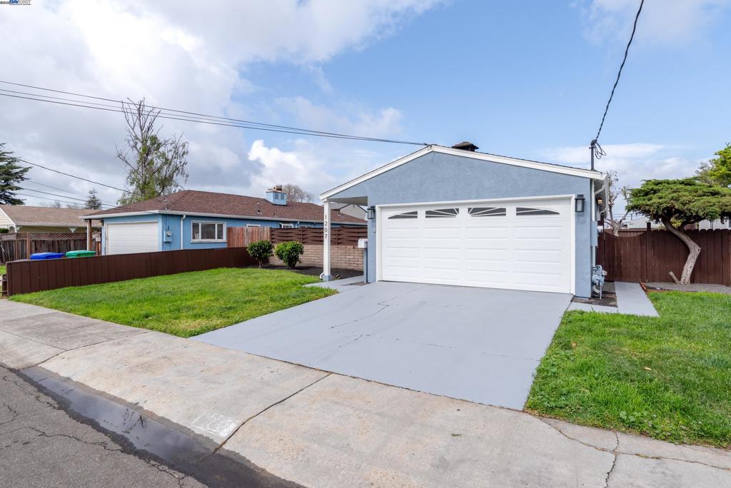 1207 Baylor Ave