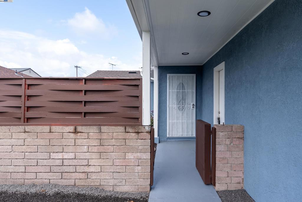1207 Baylor Ave