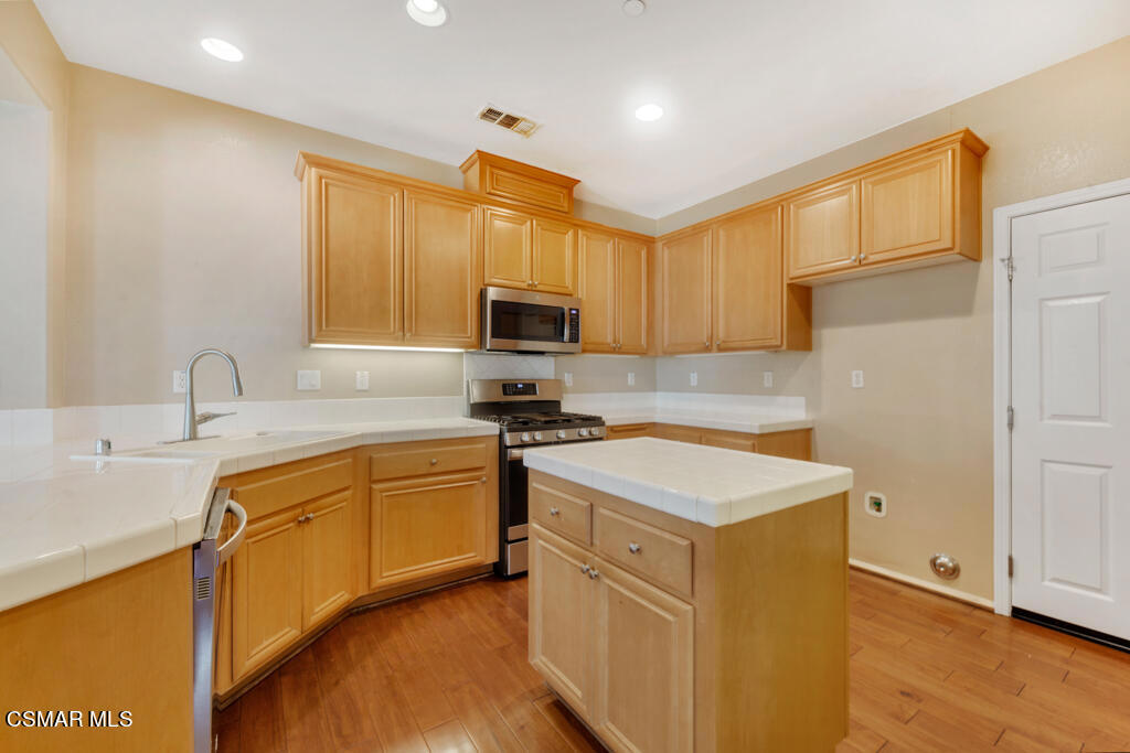 Aldea/Dos Vientos - 208 - 208 - Residential Lease