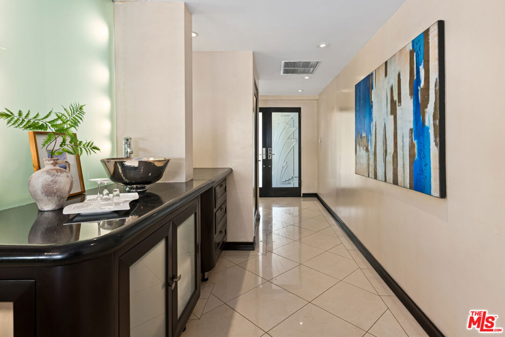 Properties 2 801 Ocean Avenue 206