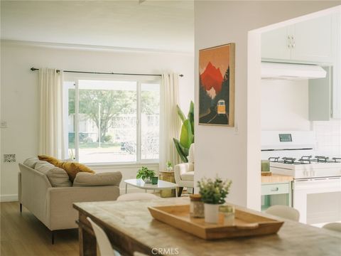 Photo of 801 N Myers St, Burbank, CA 91506 (MLS # OC26049971)