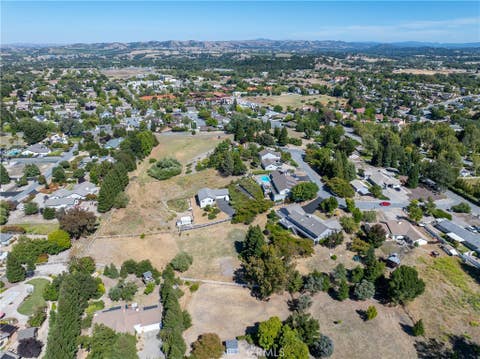 Tiny photo for 164 Helgren Court, Templeton, CA 93465 (MLS # NS26128009)