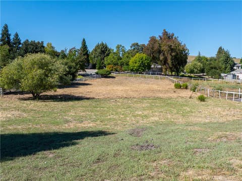 Tiny photo for 164 Helgren Court, Templeton, CA 93465 (MLS # NS26128009)