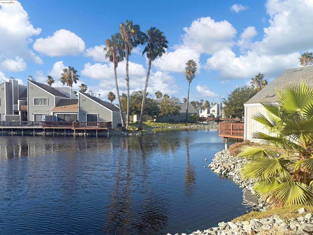 SAND BAY ISLE - Residential