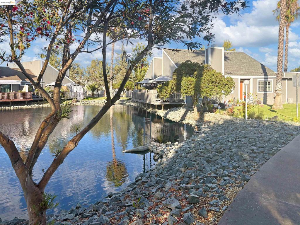 SAND BAY ISLE - Residential