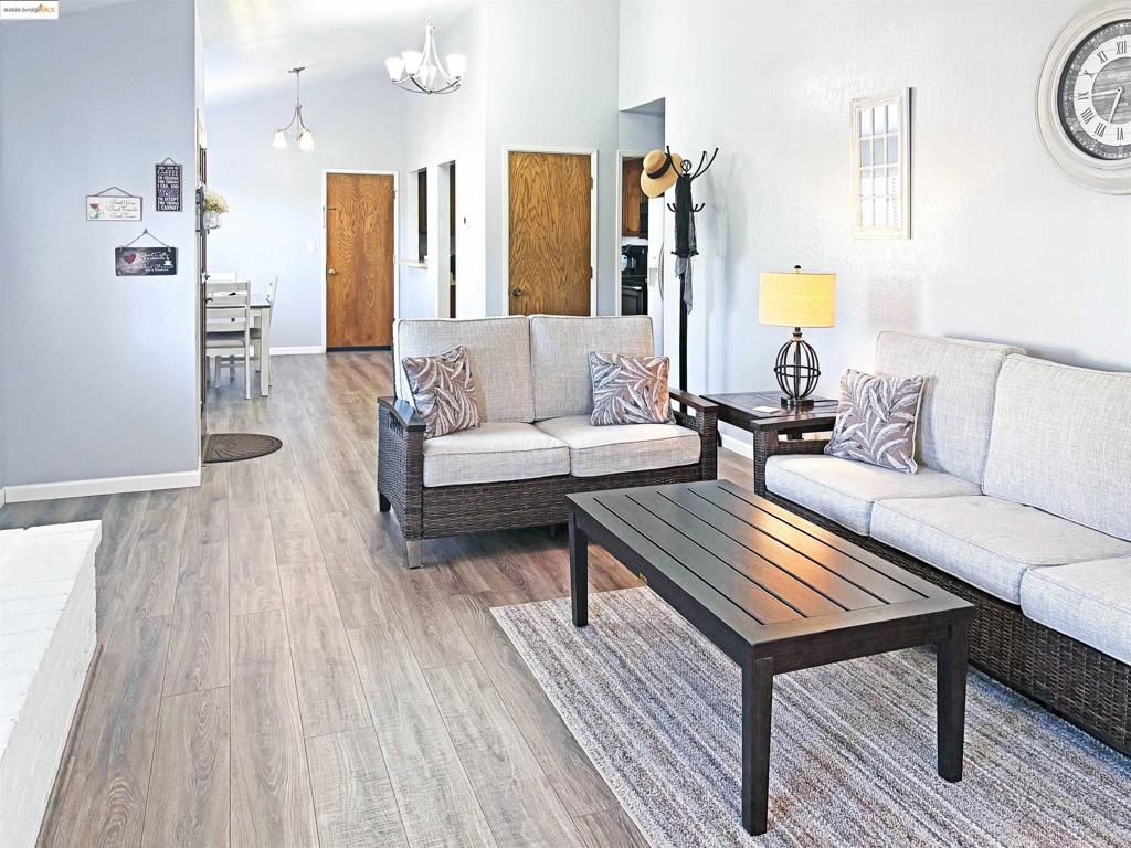 SAND BAY ISLE - Residential