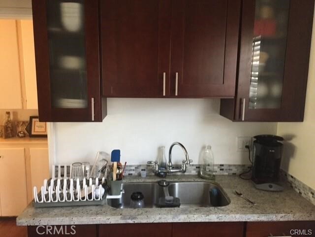 4921 S Centinela