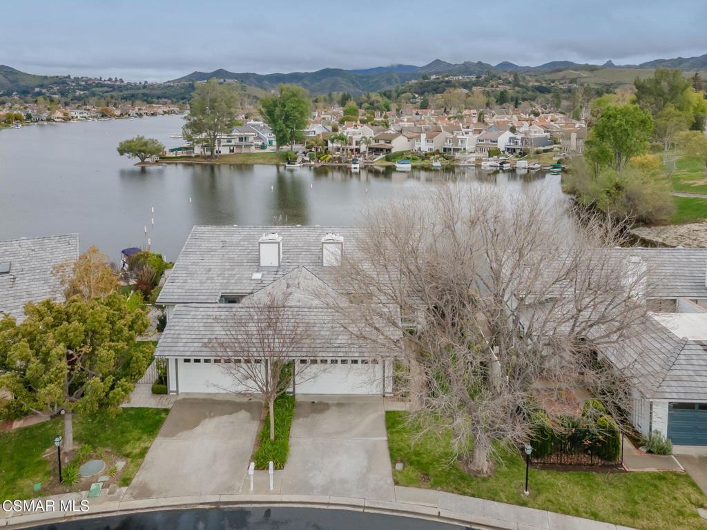 2271 Westshore Lane