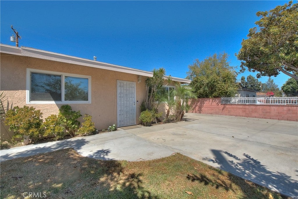12127 Cedarvale