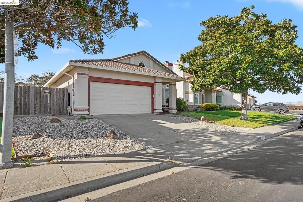 512 Catalina Cir
