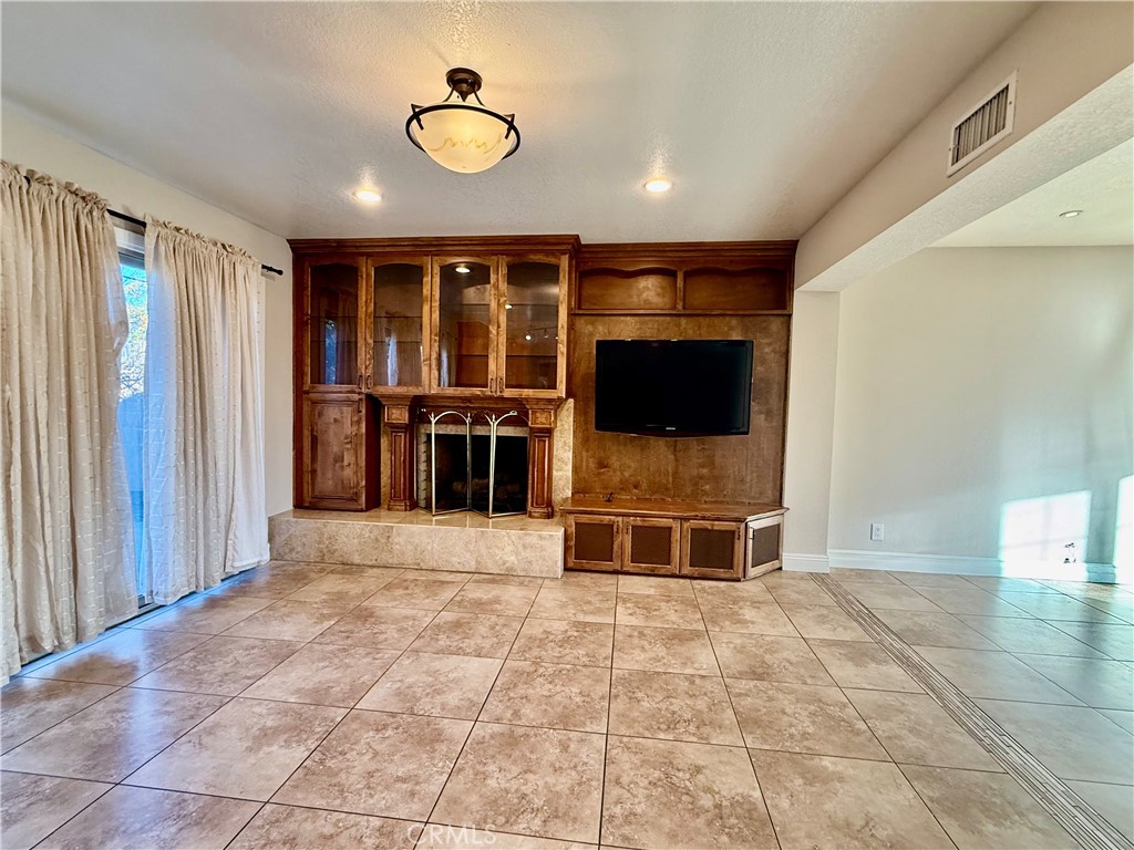 2241 E Oshkosh Street