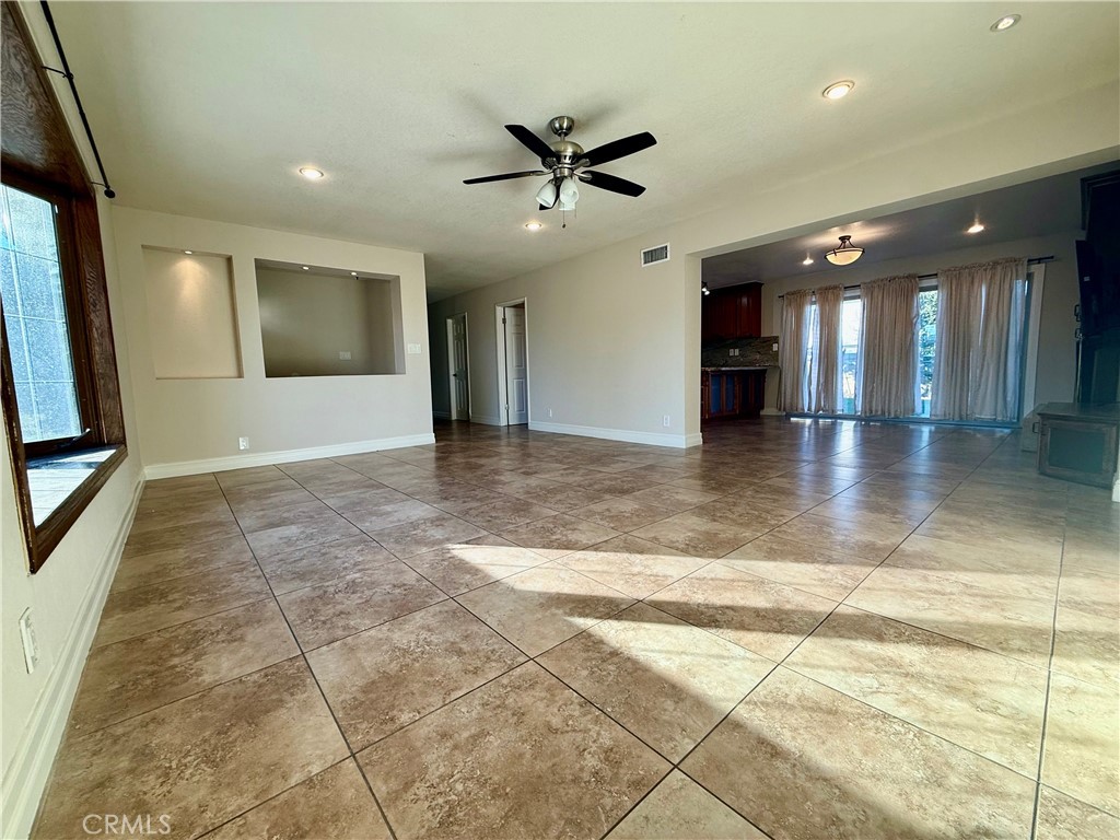 2241 E Oshkosh Street