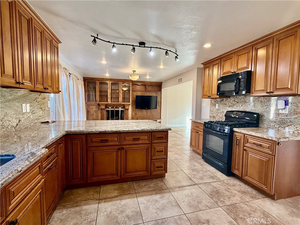 2241 E Oshkosh Street