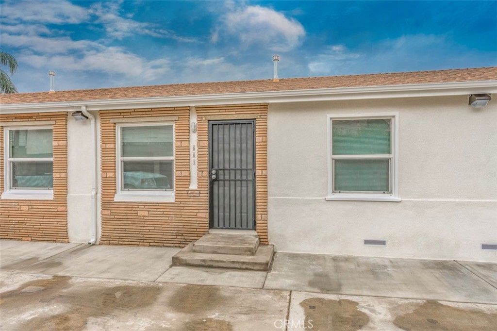 Photo of 501 N Eastwood Ave, Santa Ana, CA 92701 (MLS # PW26093951)
