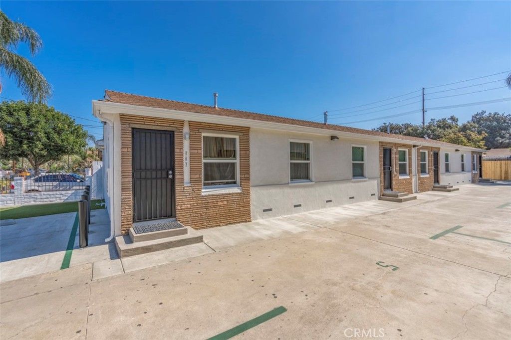 Photo of 501 N Eastwood Ave, Santa Ana, CA 92701 (MLS # PW26093951)