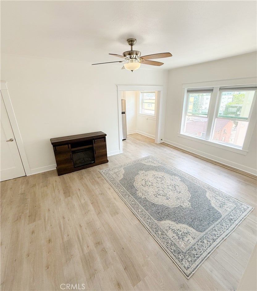 325 W 3rd 507